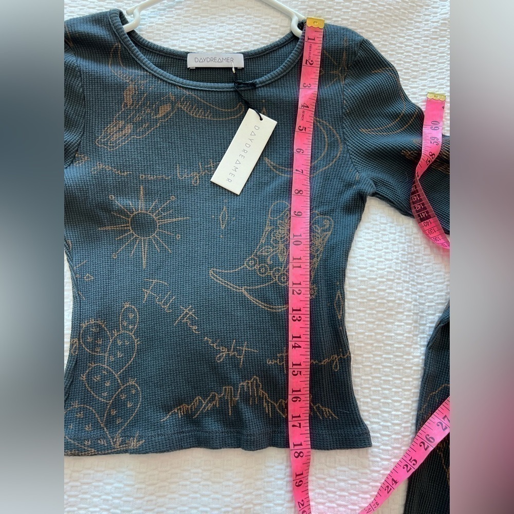 Daydreamer Western Long Sleeve NWT Thermal Crop - Picture 12 of 16